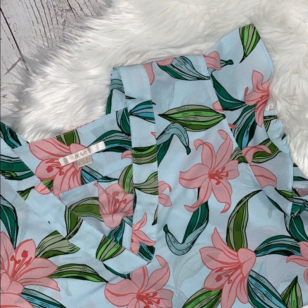 C&E Blue & Pink Lily Flower Printed Short Sleeved Blouse Shirt Top Ruffle Detail - Picture 2 of 8